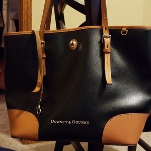 Large tote in excellent condition